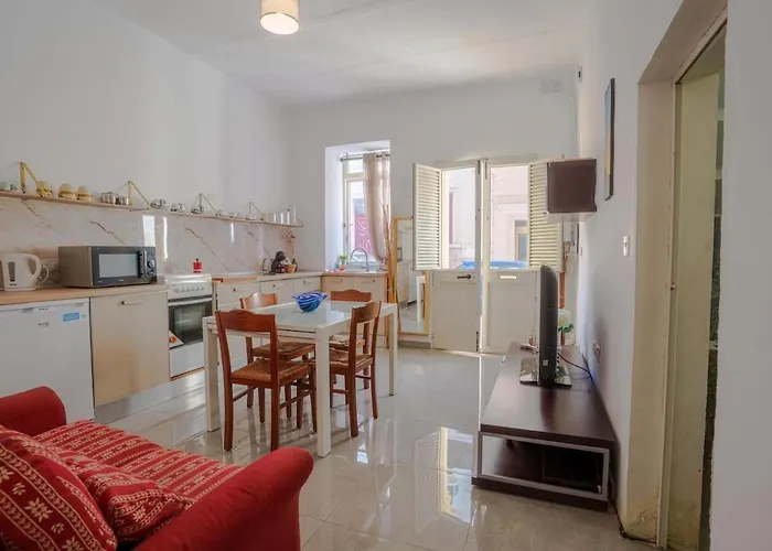 Appartement S74 - Cosy 2 Bedroom Maisonette *