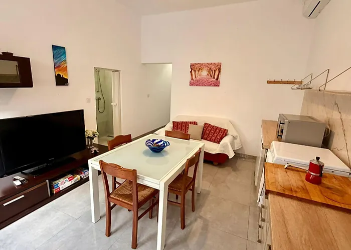 Appartement S74 - Cosy 2 Bedroom Maisonette