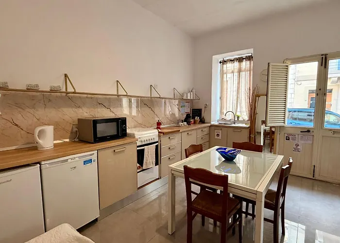 Appartement S74 - Cosy 2 Bedroom Maisonette